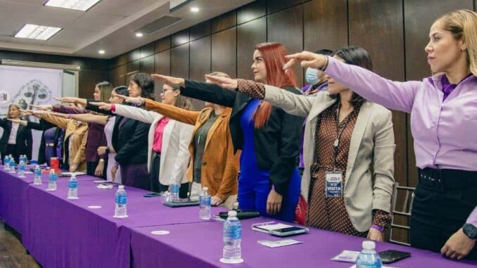 alcalde-bonilla-toma-protesta-a-las-integrantes-del-gabinete-violeta.jpeg Alcalde Bonilla toma protesta a las integrantes del Gabinete Violeta