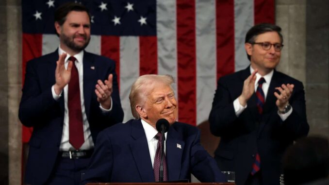 Atribuye Trump entrega de 29 reos de México a su política de aranceles