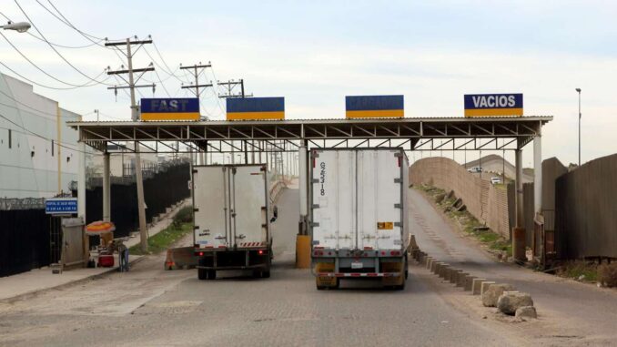 aranceles-de-trump-han-afectado-a-200-mil-tractocamiones.jpg Aranceles de Trump han afectado a 200 mil tractocamiones