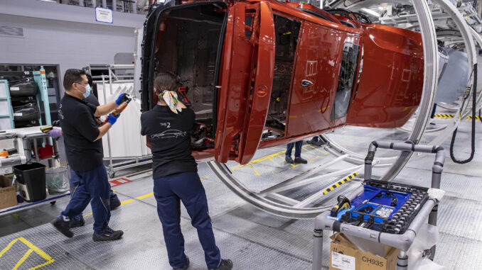 Producción de autos subió 0.4% y exportación cayó 11.36% en primer bimestre