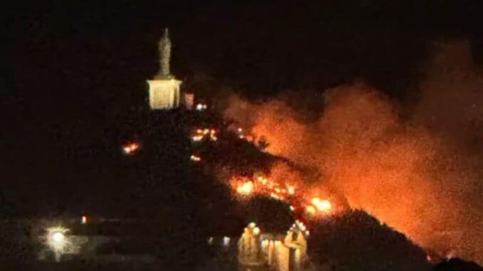 incendio-en-mina-la-prieta-tras-espectaculo-pirotecnico-en-parral.jpg Incendio en Mina La Prieta tras espectáculo pirotécnico en Parral