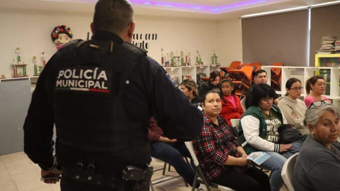 realizan-platica-preventiva-de-adicciones-a-padres-de-primaria.jpg Realizan plática preventiva de adicciones a padres de primaria
