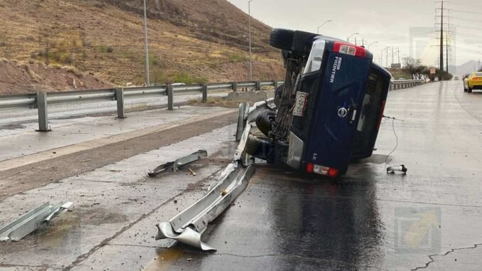 conductor-pierde-el-control-y-vuelca-en-carretera-chihuahua-a-aldama.jpeg Conductor pierde el control y vuelca en carretera Chihuahua a Aldama