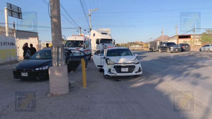 familia-resulta-lesionada-en-accidente-vial-en-silvestre-terrazas.jpeg Familia resulta lesionada en accidente vial en Silvestre Terrazas