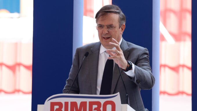 «México hoy está en una situación mejor que algunos de sus competidores», dice Ebrard