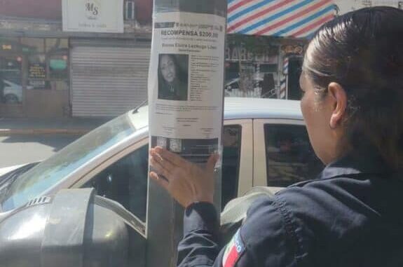 realiza-fem-pega-de-pesquisas-en-el-centro-de-la-ciudad-de-chihuahua.jpg Realiza FEM pega de pesquisas en el centro de la ciudad de Chihuahua