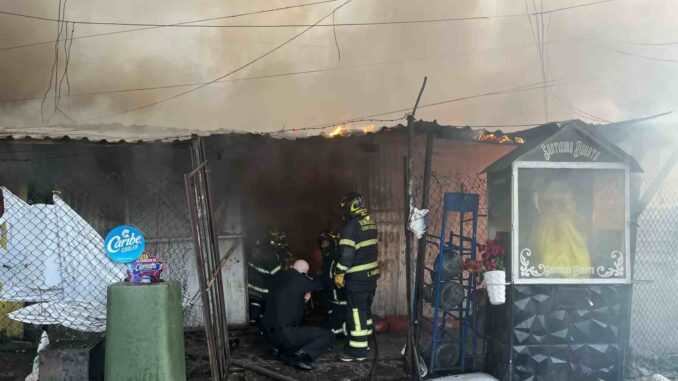 incendio-afecta-varias-viviendas-en-inmediaciones-del-metro-lindavista.jpg Incendio afecta varias viviendas en inmediaciones del Metro Lindavista