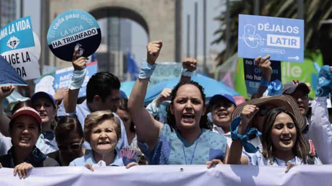 marchan-por-la-vida-y-en-contra-del-aborto-en-cdmx.jpg Marchan «por la vida» y en contra del aborto en CDMX