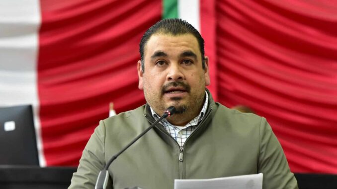 pide-luis-fernando-chacon-reconocer-labor-de-voluntarios-que-combaten-incendios-forestales.jpeg Pide Luis Fernando Chacón reconocer labor de voluntarios que combaten incendios forestales.