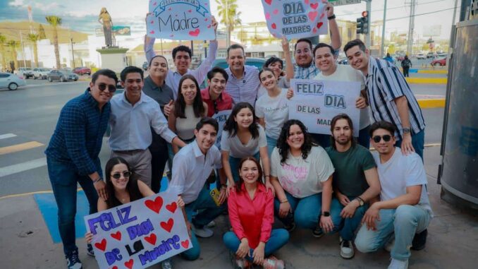 realiza-alcalde-crucero-con-musica-flores-y-pancartas-por-el-dia-de-las-madres.jpeg Realiza alcalde crucero con música, flores y pancartas por el Día de las Madres