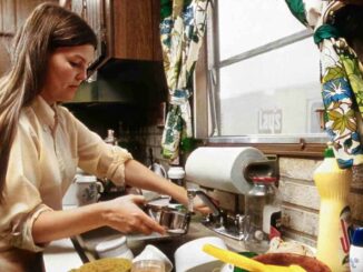 Madres trabajadoras en México, entre barreras laborales y sobrecarga de tareas de cuidado