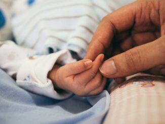 Iglesia pide ver la maternidad como símbolo de “esperanza”