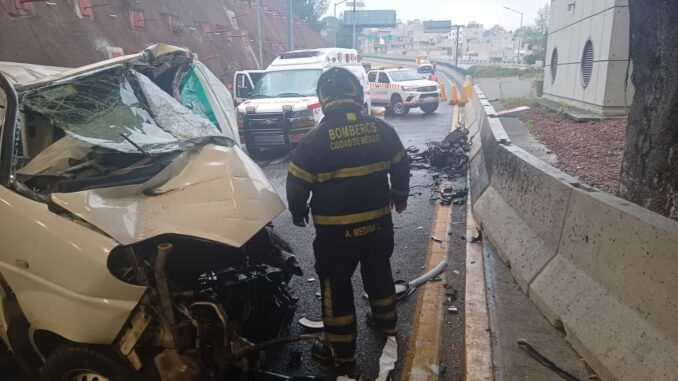 fuerte-accidente-en-la-supervia-poniente-en-cdmx-deja-tres-muertos.jpg Fuerte accidente en la Supervía Poniente, en CDMX, deja tres muertos