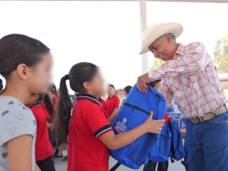 Regresa Arturo Zubía a su Escuela, la Primaria Esther Tapia de Castellanos, mejor conocida como “La Lagunita”