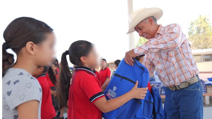 regresa-arturo-zubia-a-su-escuela-la-primaria-esther-tapia-de-castellanos-mejor-conocida-como-la-lagunita.jpeg Regresa Arturo Zubía a su Escuela, la Primaria Esther Tapia de Castellanos, mejor conocida como “La Lagunita”