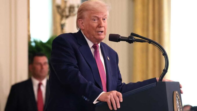 El Gobierno de Trump pausa su programa de redadas indiscriminadas contra migrantes
