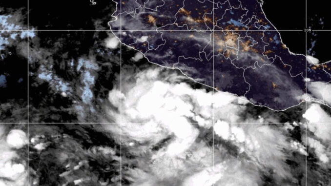 surge-la-tormenta-tropical-barbara-en-costas-de-guerrero-podria-evolucionar-a-huracan.jpg Surge la tormenta tropical Bárbara en costas de Guerrero; podría evolucionar a huracán