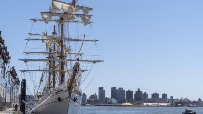 buque-cuauhtemoc-sera-remolcado-desde-el-lugar-del-accidente-hasta-brooklyn.jpg Buque Cuauhtemoc será remolcado desde el lugar del accidente hasta Brooklyn