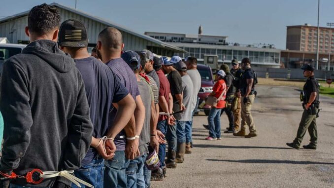 suman-mil-154-mexicanos-detenidos-en-111-operativos-del-ice-en-eeuu-sre.jpg Suman mil 154 mexicanos detenidos en 111 operativos del ICE en EE.UU.: SRE