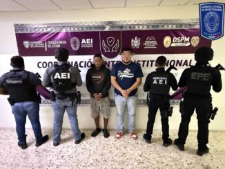 Presentan a detenidos tras cateo simultáneamente de dos casas en el Cerro de la Cruz
