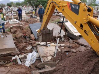 Trabaja Gobierno Municipal en afectaciones en Panteón Municipal 3 en El Porvenir