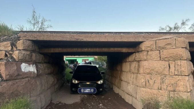recuperan-policias-municipales-auto-robado-a-conductor-de-didi.jpeg Recuperan policías municipales auto robado a conductor de DIDI