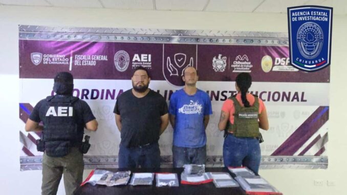 en-cateo-detienen-a-dos-hermanos-en-la-colonia-robinson-aseguran-droga-y-arma-de-fuego.jpeg En cateo detienen a dos hermanos en la colonia Robinson; aseguran droga y arma de fuego