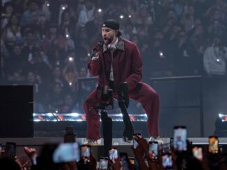 Bad Bunny defiende a los migrantes y llama a la unidad en el vídeo del tema ‘Nuevayol’