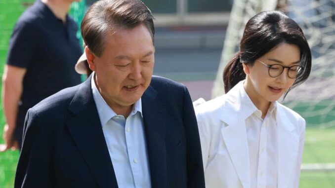 detienen-de-nuevo-al-expresidente-surcoreano-yoon-en-relacion-a-su-fallida-ley-marcial.jpg Detienen de nuevo al expresidente surcoreano Yoon en relación a su fallida ley marcial
