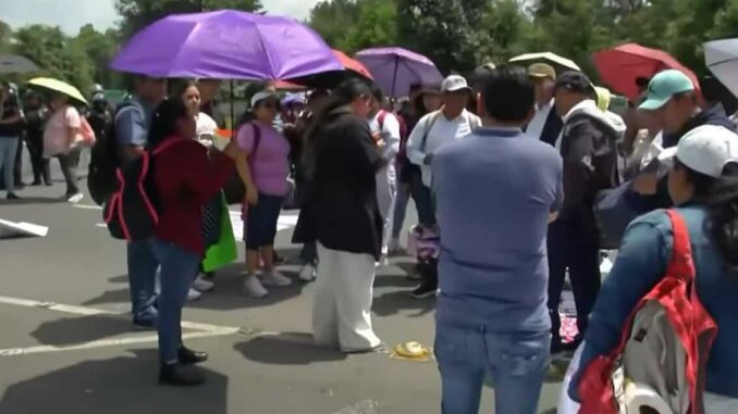 trabajadores-del-imss-bienestar-bloquean-reforma-y-periferico-ante-la-falta-de-insumos.jpg Trabajadores del IMSS Bienestar bloquean Reforma y Periférico ante la falta de insumos
