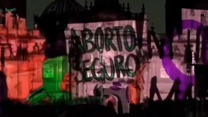 critica-catedral-metropolitana-de-la-cdmx-uso-de-fachada-en-memoria-luminosa.jpg Critica Catedral Metropolitana de la CDMX uso de fachada en ‘Memoria Luminosa’