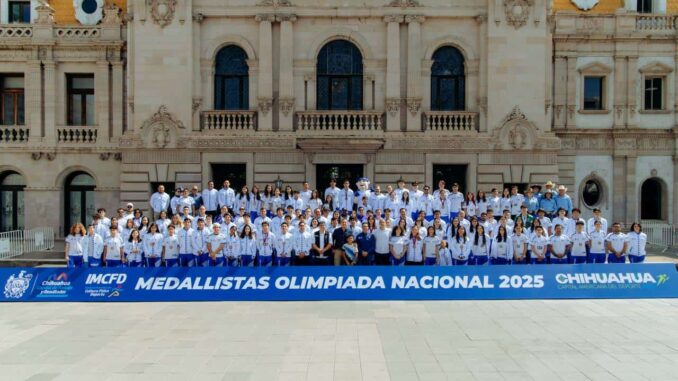 reconoce-alcalde-bonilla-a-deportistas-chihuahuenses-que-participaron-en-la-olimpiada-nacional.jpeg Reconoce alcalde Bonilla a deportistas chihuahuenses que participaron en la Olimpíada Nacional