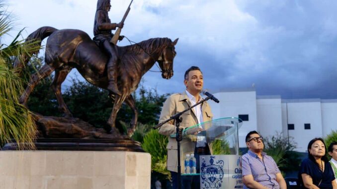 trasladan-monumento-del-jefe-victorio-a-la-plaza-tierra-de-encuentro.jpeg Trasladan monumento del jefe Victorio a la Plaza Tierra de Encuentro