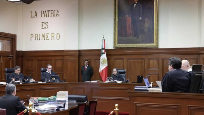 Sheinbaum critica convocatoria de la Suprema Corte para una sesión extraordinaria