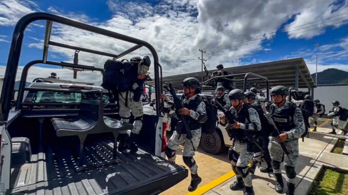Detienen en Chiapas a 56 policías municipales en operativos en operativos contra crimen organizado