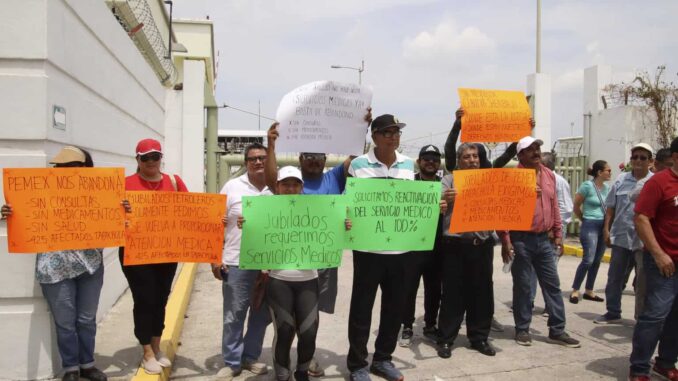 Falta de combustible en Chiapas se agudiza por protestas de jubilados de Pemex