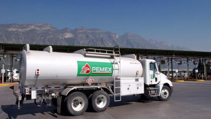 pemex-gastara-casi-mil-600-millones-de-dolares-para-combatir-mercado-ilicito-de-combustibles.jpg Pemex gastará casi mil 600 millones de dólares para combatir mercado ilícito de combustibles
