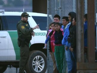 Trump reconoce que los trabajadores migrantes que deporta son difíciles de reemplazar