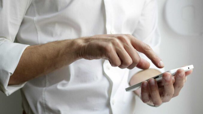 como-saber-si-alguien-esta-espiando-tu-celular.jpg ¿Cómo saber si alguien está espiando tu celular?