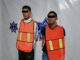 Roban dos venezolanos celular a ciudadano en el centro; los detienen