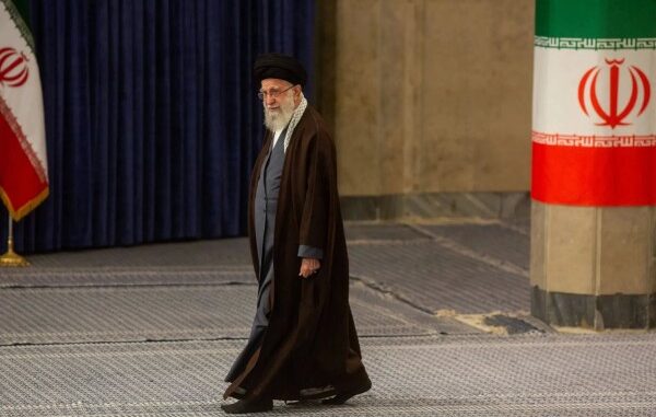 middle-00khamenei-newtop-lvkb-superjumbo-rjq24uetz-b6nqtEgfM.jpg